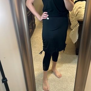 Snoga Athletics 3/4 Skirted Leggings